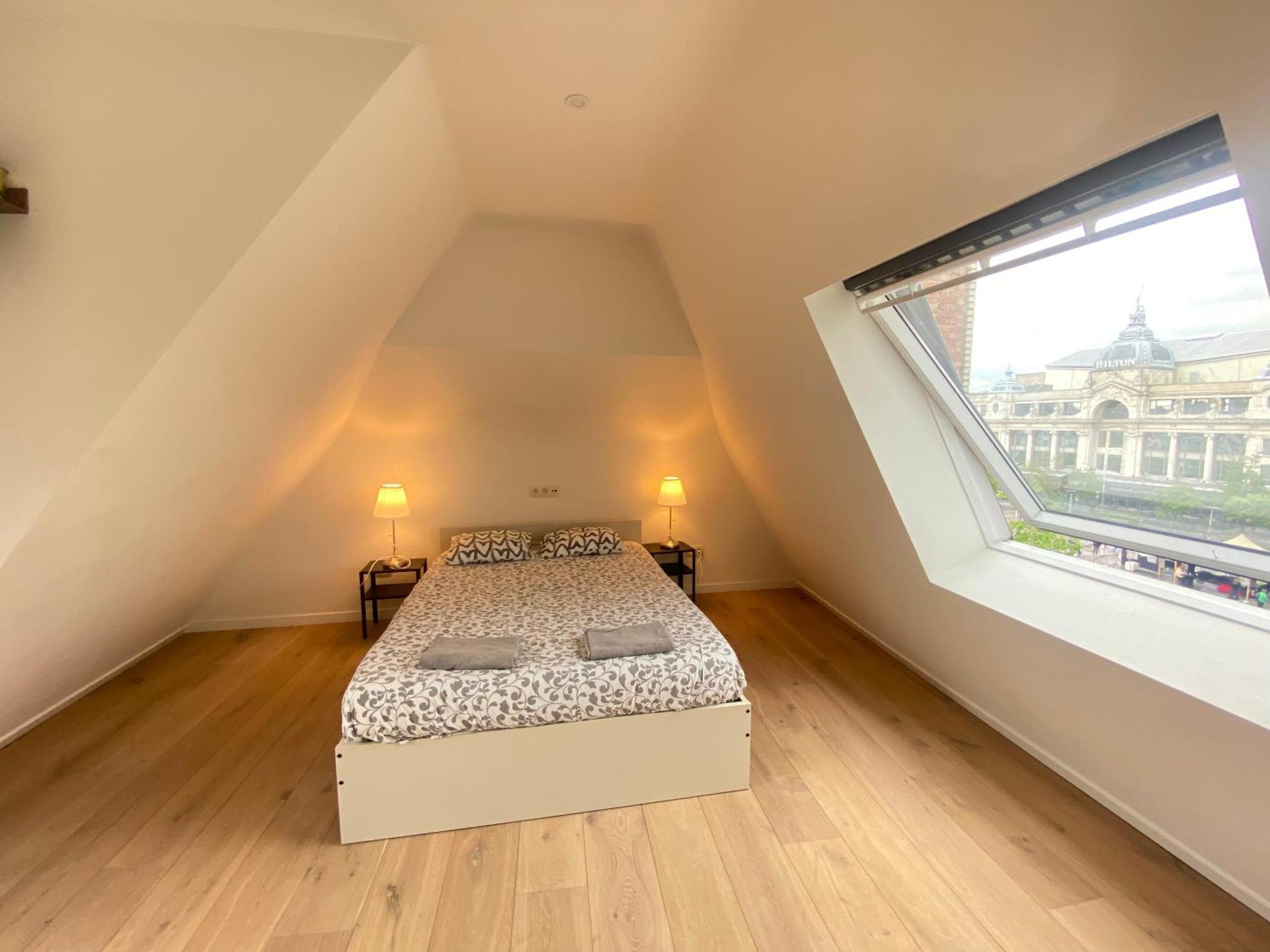 The Central Square Residence แอนต์เวิร์ป ภายนอก รูปภาพ